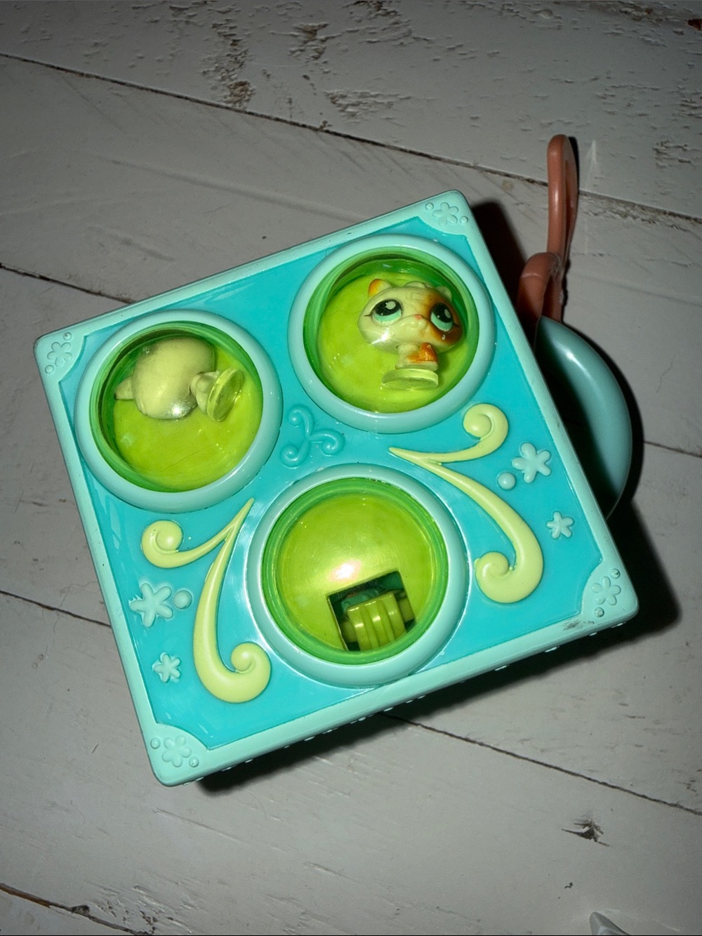 2006 Hasbro Littlest pet shop Teal Fold-Out Playset Travel Case Teeniest Tiniest - Picture 3 of 6